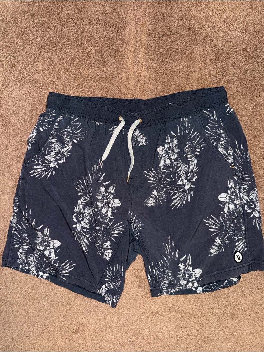 Vuori Navy Blue Floral Kore short lined